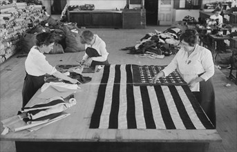 Women Making American Flags, Brooklyn Navy Yard, Brooklyn, New York, USA, Bain News Service, July 1917