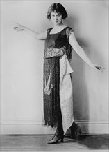 Actress Regina Wallace, Fashion Portrait, Bain News Service, 1920