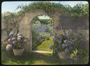 Northeast Gate to Garden, Robert Carmer Hill house, "Grey Gardens", Lily Pond Lane, East Hampton, New York, USA, by Frances Benjamin Johnson, 1914