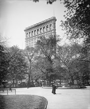 Madison Square Park with Flatiron Building in Background, New York City, New York, USA, Detroit Publishing Company, 1902