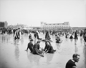 Beach Crowd, Atlantic City, New Jersey, USA, Detroit Publishing Company, 1900