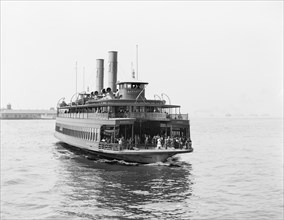 Municipal Ferry, New York City, USA, Detroit Publishing Company, 1905