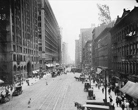 State Street, south from Randolph, Chicago, Illinois, USA, Detroit Publishing Company, 1910