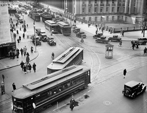 Rush Hour, 15th Street NW and New York Avenue NW, Washington DC, USA, Harris & Ewing, March 1930