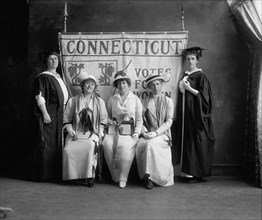 Mrs. Ernest Seton and Group of Suffragists, Connecticut Votes for Women League, Washington DC, USA, Harris & Ewing, 1917