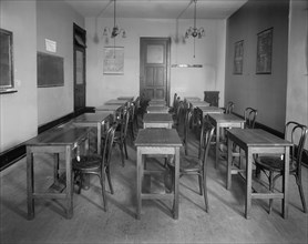 Classroom, Washington School for Secretaries, Washington DC, USA, Harris & Ewing, 1920