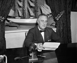 U.S. President Franklin Roosevelt, Portrait Seated at Desk, Washington DC, USA, Harris & Ewing, 1936