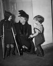 First Lady Eleanor Roosevelt Visiting Children's Hospital, Washington DC, USA, Harris & Ewing, January 1939