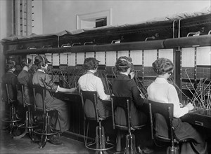 Telephone Operators, Washington DC, USA, Harris & Ewing, 1915