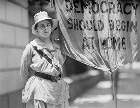 Mrs. Swing, Woman Suffragist, Picketing White House, Washington DC, USA, Harris & Ewing, 1917