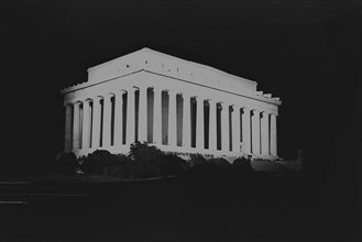 Lincoln Memorial at Night, Washington DC, USA, Harris & Ewing, 1923
