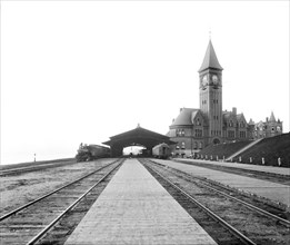Chicago & North Western Railway Station, Milwaukee, Wisconsin, USA, Detroit Publishing Company, 1890's