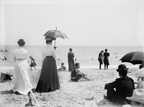 Group of People on Beach, Palm Beach, Florida, USA, Detroit Publishing Company, 1905
