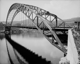 Arch Bridge, Bellows Falls, Vermont, USA, Detroit Publishing Company, 1905