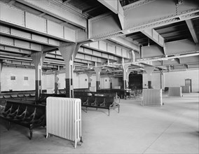 Emigrant's Room, Chicago and North Western Terminal, Chicago, Illinois, USA, Detroit Publishing Company, 1912