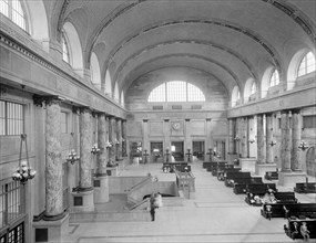 Main Waiting Room, Chicago and North Western Terminal, Chicago, Illinois, USA, Detroit Publishing Company, 1912