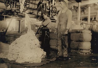 Young Boy on Warping Machine, Elk Cotton Mills, Fayetteville, Tennessee, USA, Lewis Hine for National Child Labor Committee, November 1910