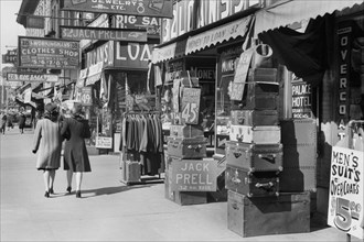 Pawnshops and Secondhand Stores, Gateway District, Minneapolis, Minnesota, USA, John Vachon for Farm Security Administration, September 1939