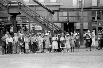 Waiting for Streetcar, Chicago, Illinois, USA, John Vachon for Farm Security Administration July 1940