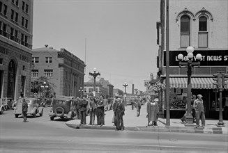 Street Scene, Peoria, Illinois, USA, Arthur Rothstein for U.S. Resettlement Administration, May 1938