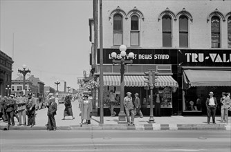 Street Scene, Peoria, Illinois, USA, Arthur Rothstein for U.S. Resettlement Administration, May 1938