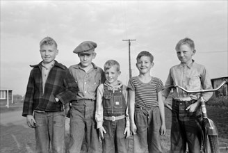 Children of Mineral King Cooperative Farm, Visalia, California, USA, Russell Lee, Farm Security Administration, December 1940