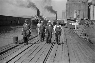 Workers Along Dock, Great Lakes Port, Superior, Wisconsin, USA, John Vachon, Farm Security Administration, August 1941