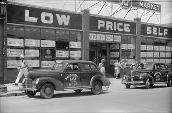 Super Market, Durham, North Carolina, USA, Jack Delano, Office of War Information, May 1940