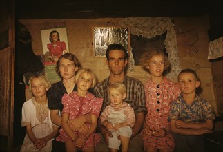 Jack Whinery, Homesteader, with his Wife and Five Children, Pie Town, New Mexico, USA, Russell Lee, September 1940