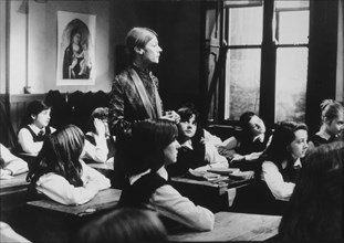 Maggie Smith and Classroom full of Students, on-set of the Film, "The Prime of Miss Jean Brodie", 1969