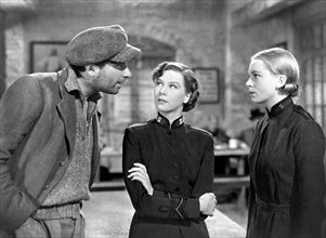 Robert Newton, Wendy Hiller and Deborah Kerr, on-set of the Film, "Major Barbara" directed by Gabriel Pascal, 1941