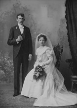 Wedding Couple, Portrait, Milwaukee, Wisconsin, USA, circa 1910