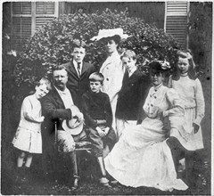 U.S. President Theodore Roosevelt and Family, Portrait, 1904