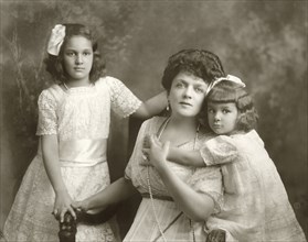 Mrs. George Gould (Edith Kingdon) with Daughters Edith and Gloria, Portrait, 1911