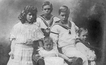 Children of King George V, l-r Princess Mary, Prince Albert, Prince Edward, Prince Henry, center-Prince George, Portrait, circa 1903