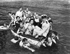 David Langton, Tyrone Power, Gordon Jackson, Mai Zetterling, Moira Lister, Stephen Boyd, on-set of the Film, Abandon Ship!" (aka Seven Waves Away), 1957