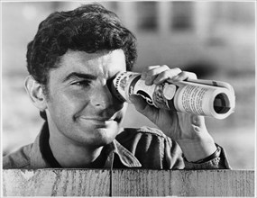 Richard Benjamin,  on-set of the Film “The Marriage of a Young Stockbroker”, 1971