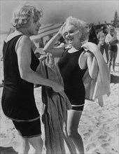 Tony Curtis, Marilyn Monroe, on-set of the Film "Some Like it Hot", 1959