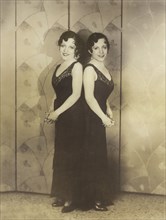 Hilton Twins, Daisy and Violet, Portrait, 1932