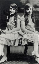 Hilton Twins, Violet and Daisy, Portrait, 1924