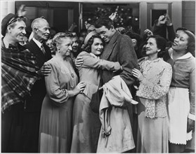 Frank Faylen, H. B. Warner, Beulah Bondi, Donna Reed, James Stewart, Lillian Randolph, on-set of the Film, “It's a Wonderful Life” 1946