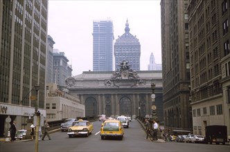 Street Scene, Park Avenue and Grand Central Terminal, New York City, New York, USA, July 1961