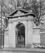 South Gate, Harvard University, Cambridge, Massachusetts, USA, Detroit Publishing Company, 1906