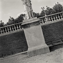 Statue, Jardin du Luxembourg, Paris, France