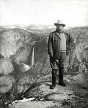 U.S. President Theodore Roosevelt, Full-Length Portrait Standing on Mountain Top, Glacier Point, Yosemite National Park, California, USA, Photograph by Underwood & Underwood, May 1903