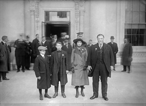 U.S. President William Howard Taft (right) with L-R, his sons Charles and Robert and his Wife, First Lady Helen Herron Taft, Full-Length Portrait, Washington, D.C., USA, Photograph by Harris & Ewing, ...