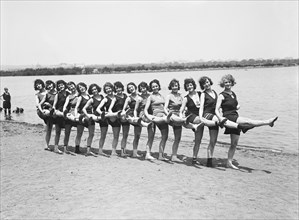 women, bathing suits, fashion, beach, historical, 1920s,
