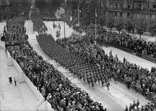American Troops marching through the Place d'Iena on July 4th