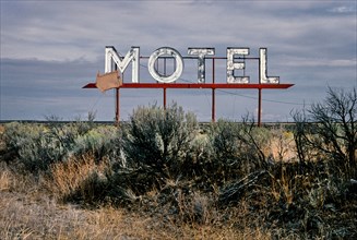 Motel sign, Grand Coulee,