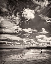Beachgoers, Curran Strand,